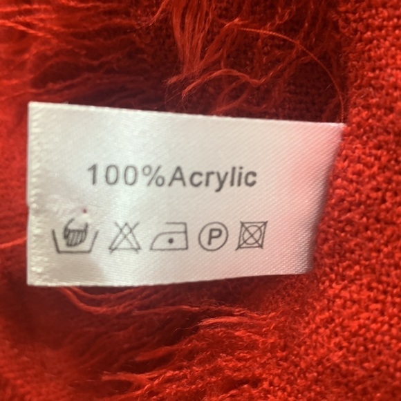 ROMANO shawls red fringe scarf - Picture 7 of 7